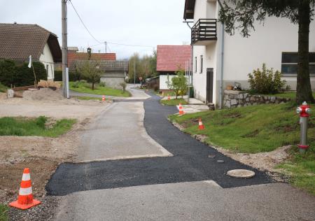 ASFALTIRANJE BEGUNJE 02 FOTO LJUBO VUKELIČ